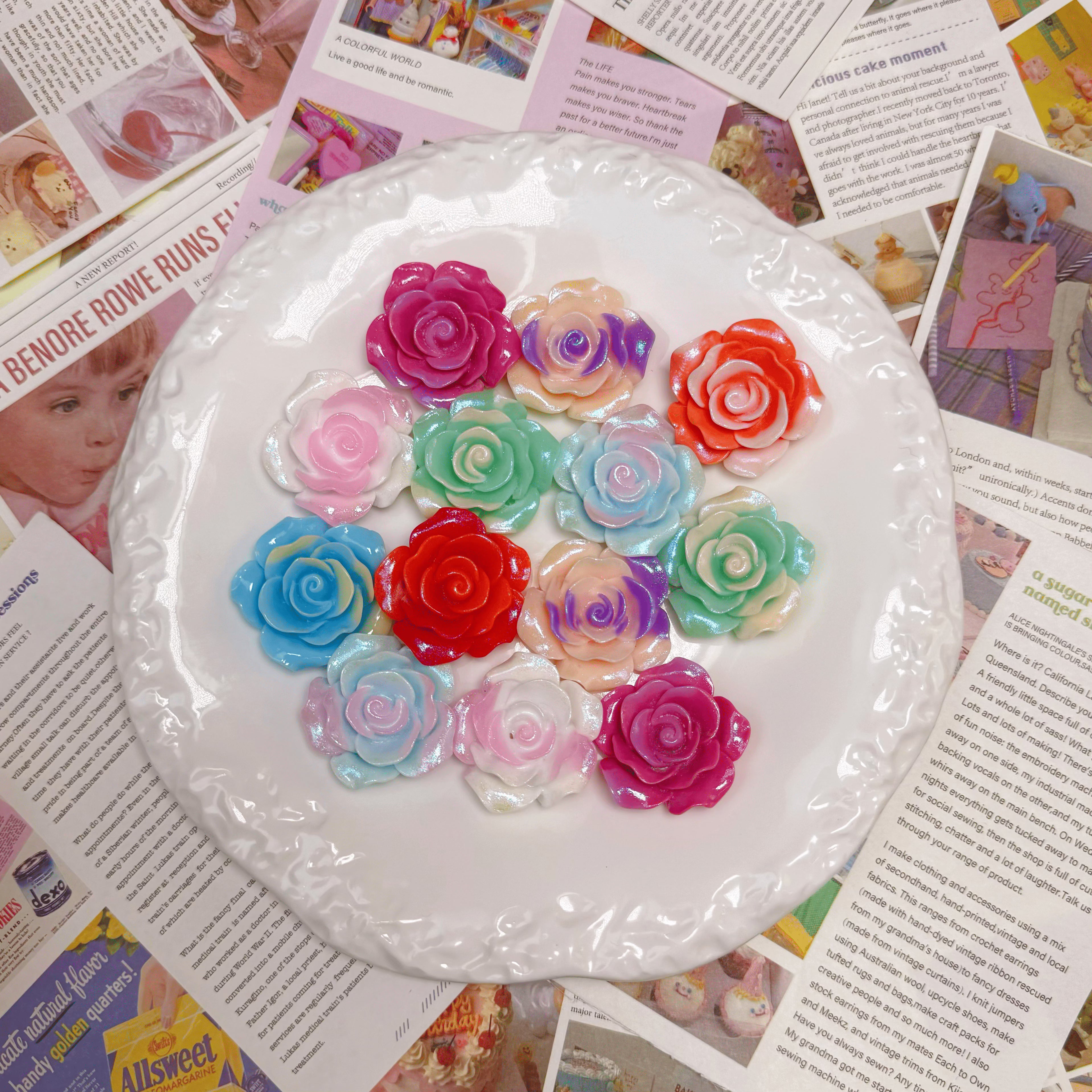 [K1]Irregular beads, flower beads, have hole
