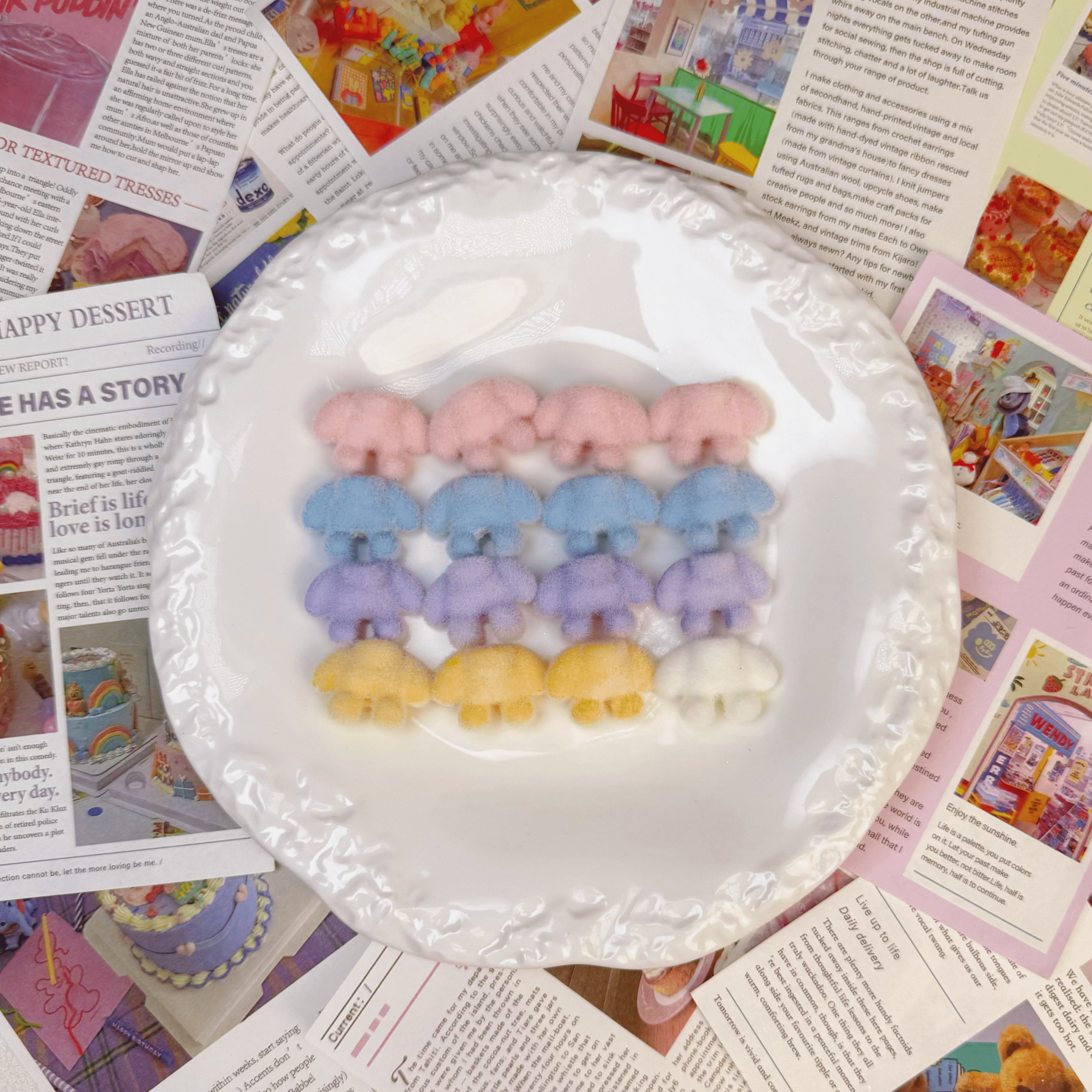 [K2]Irregular shape beads, bags,dogs,have hole