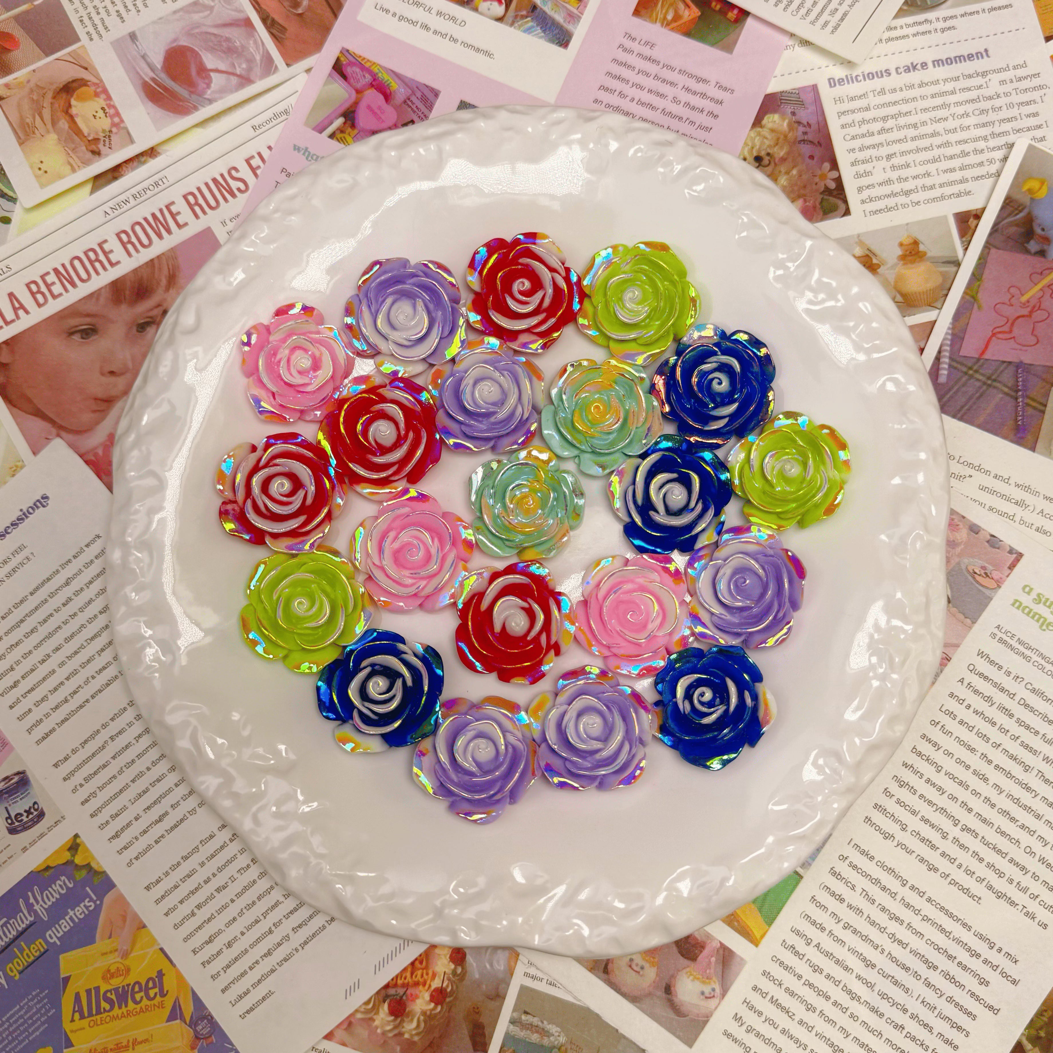 [K1]Irregular beads, flower beads, have hole