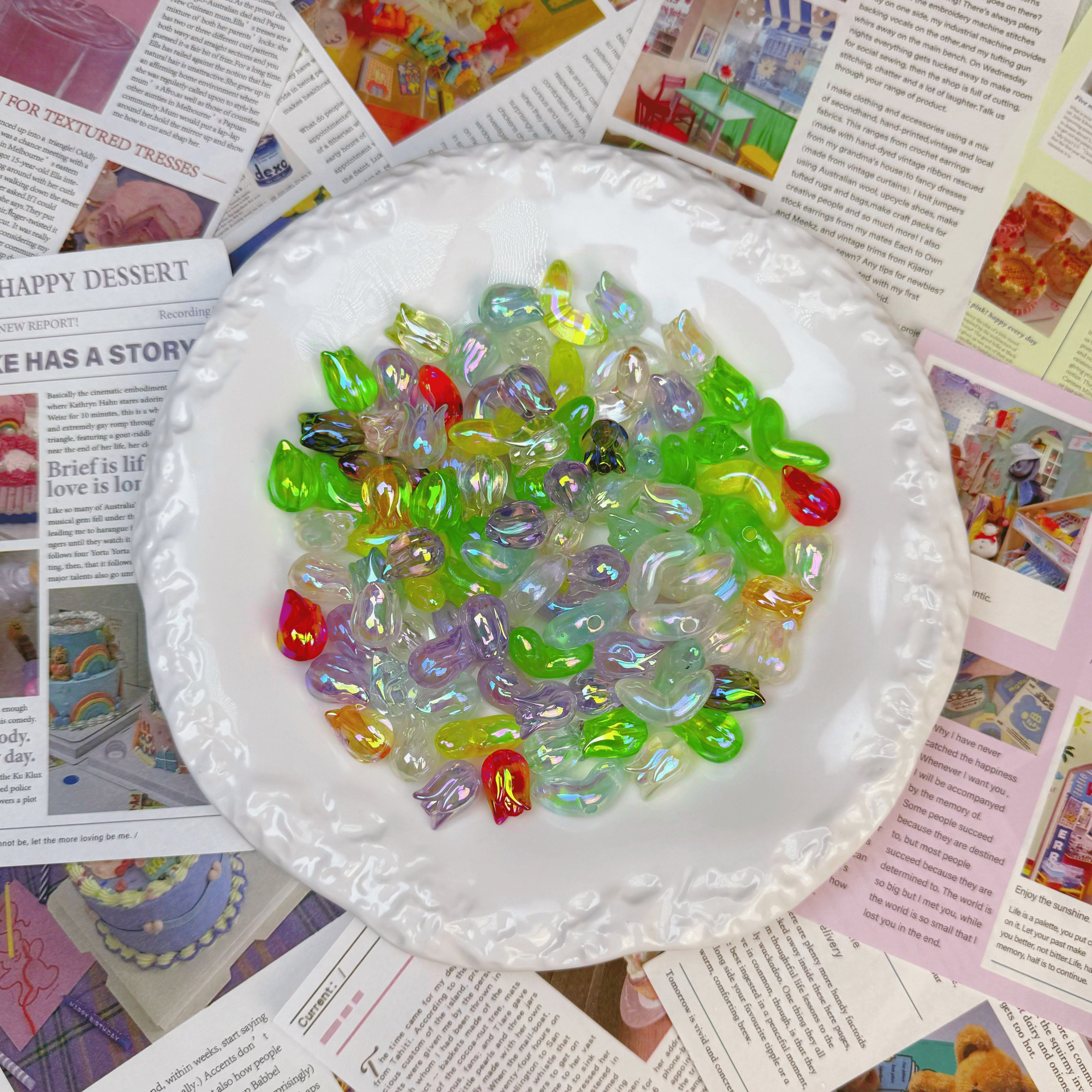 [K1]Irregular beads, flower beads, have hole