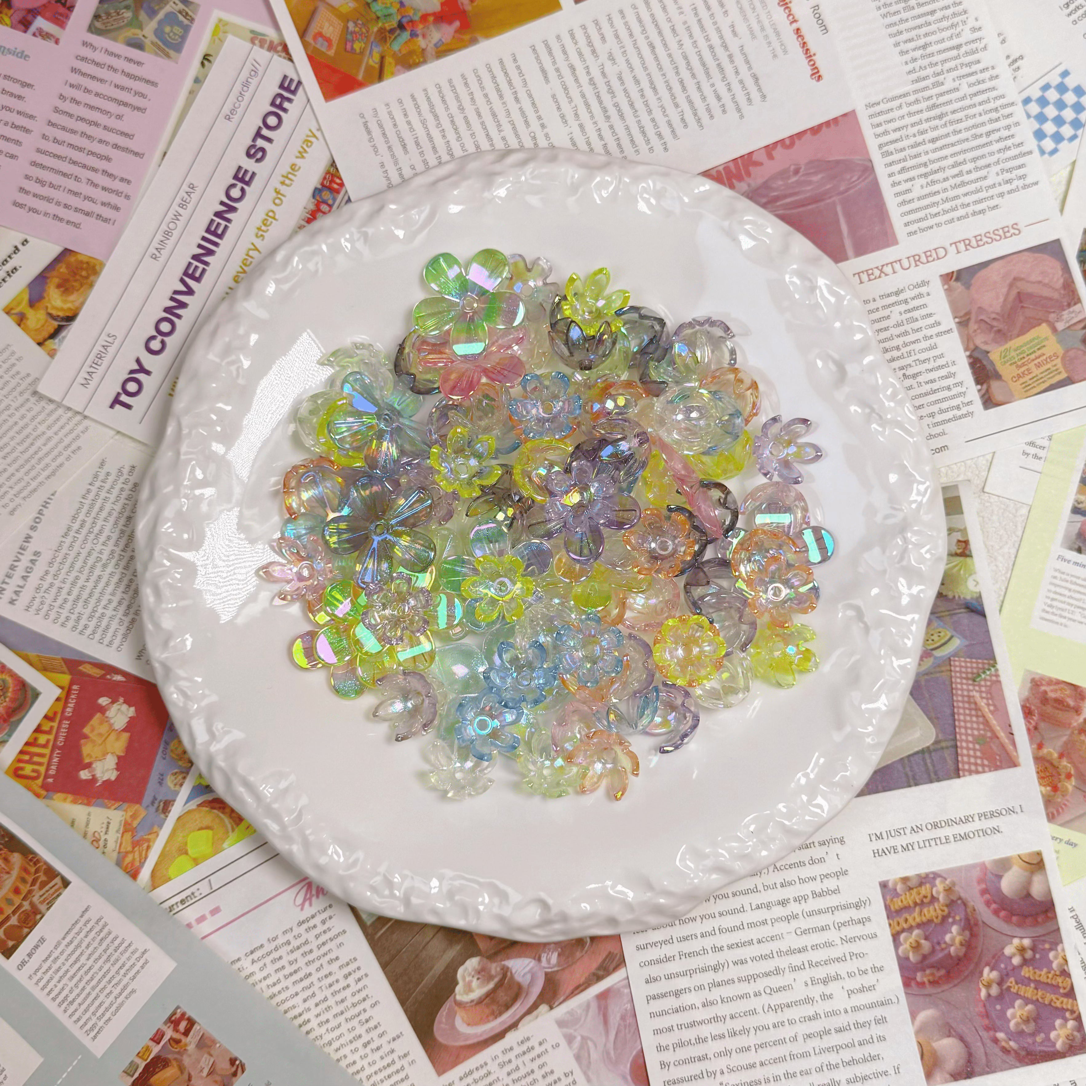 [K1]Irregular beads, flower beads, have hole