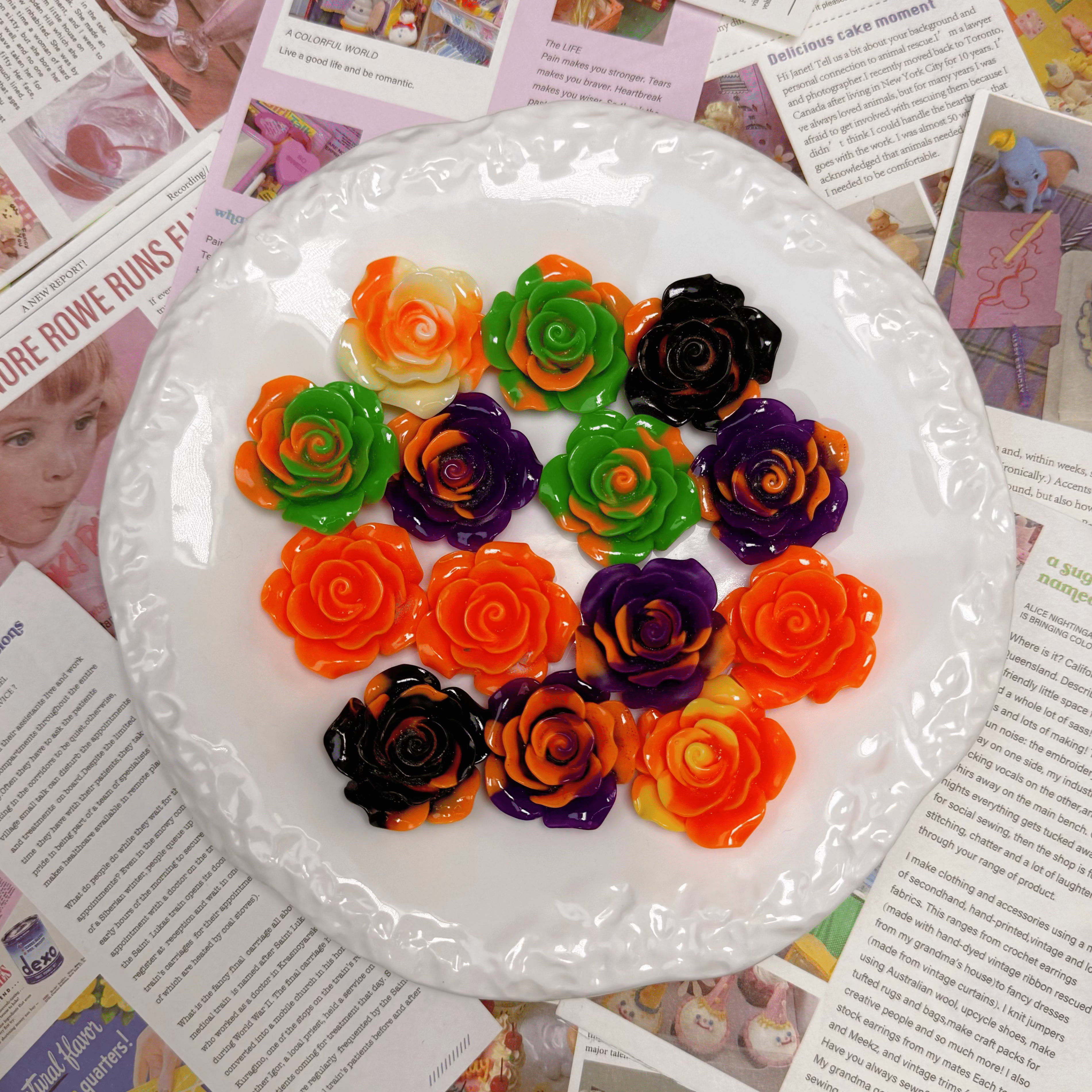 [K1]Irregular beads, flower beads, have hole