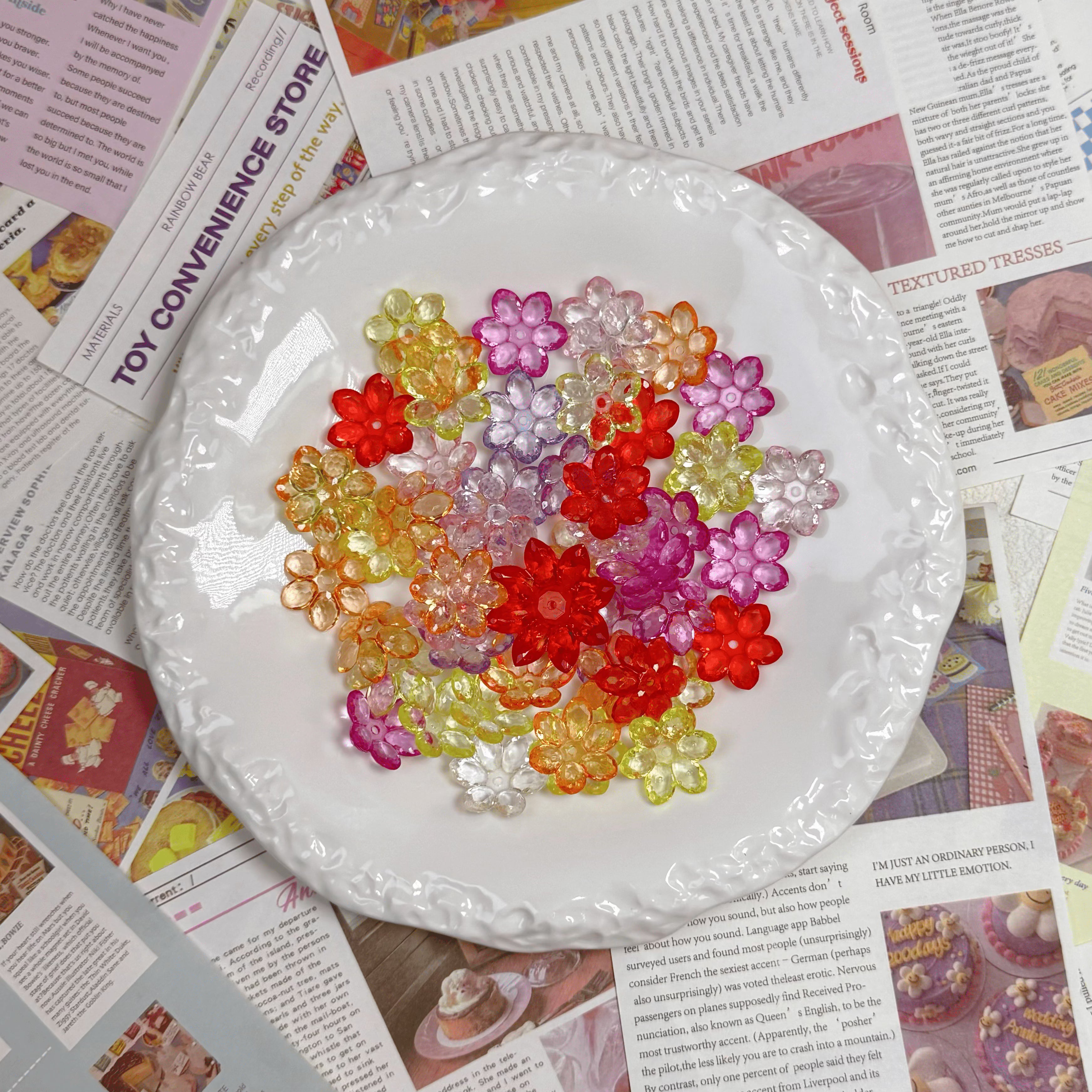 [K1]Irregular beads, flower beads, have hole