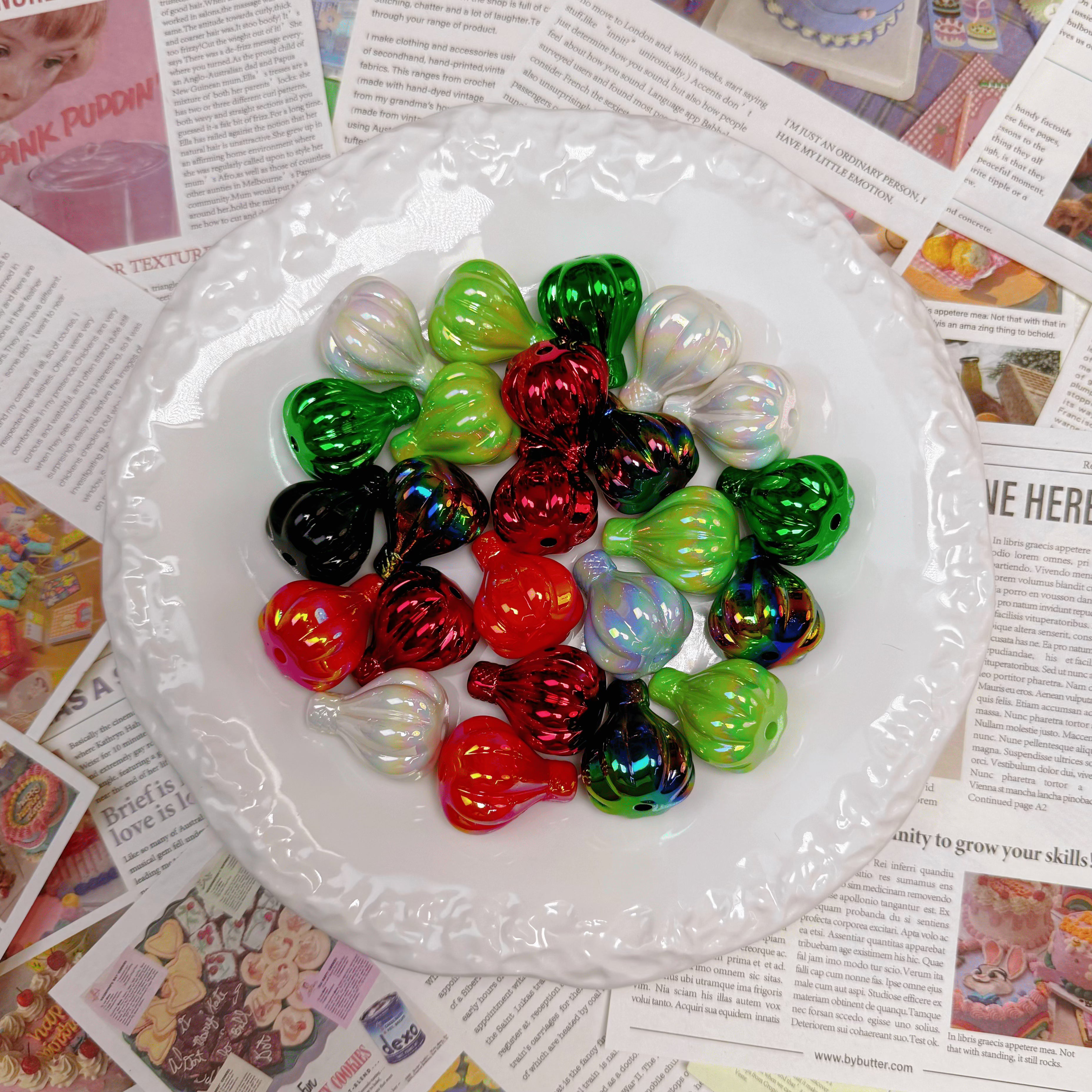 [K2]Irregular shape beads, bags,dogs,have hole